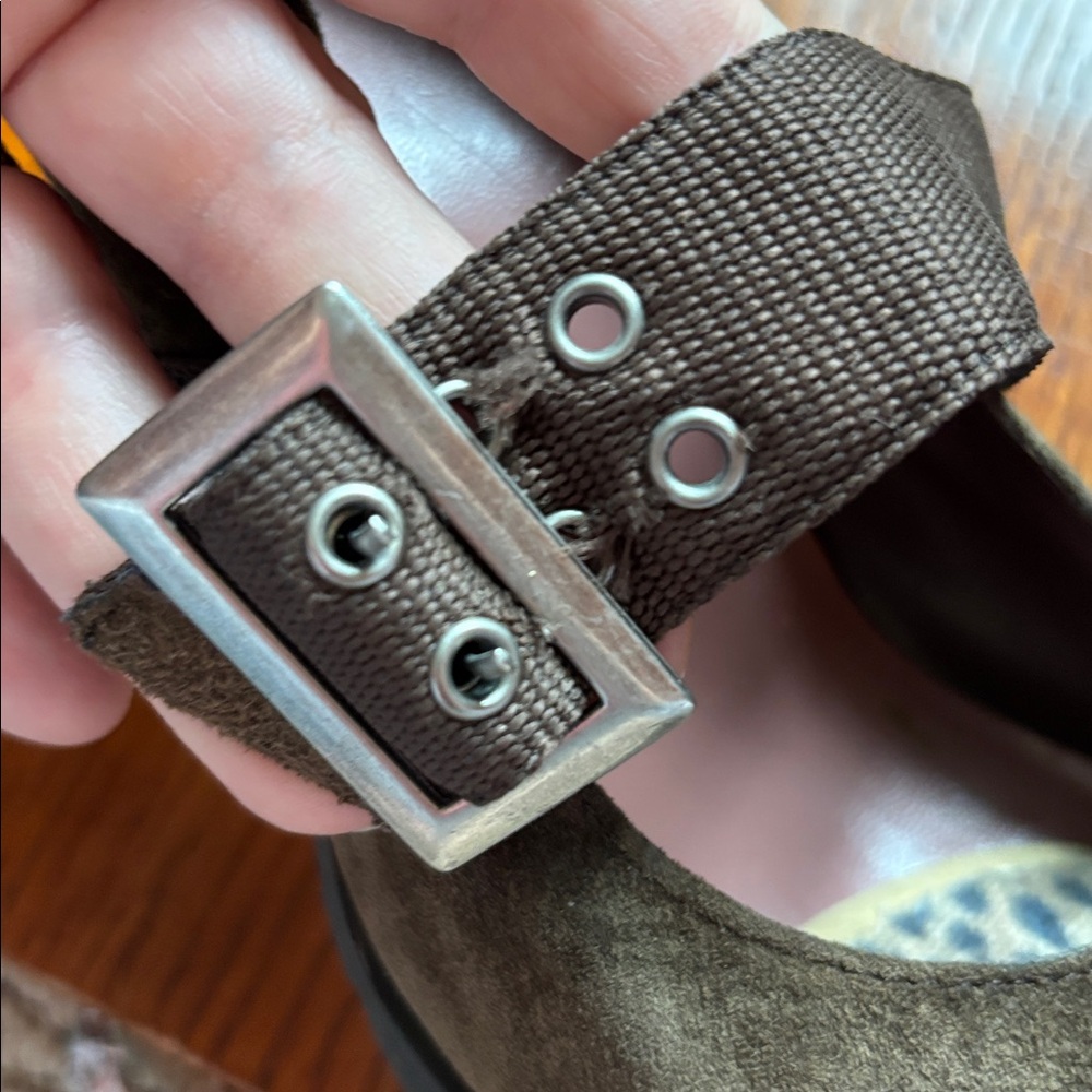 COLIN STUART chunky brown suede true 90’s vintage heels. Buckle strap. Size 8 - Picture 5 of 6